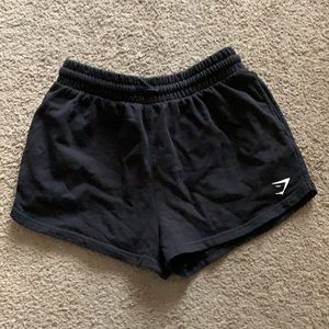 Gymshark throw on shorts M